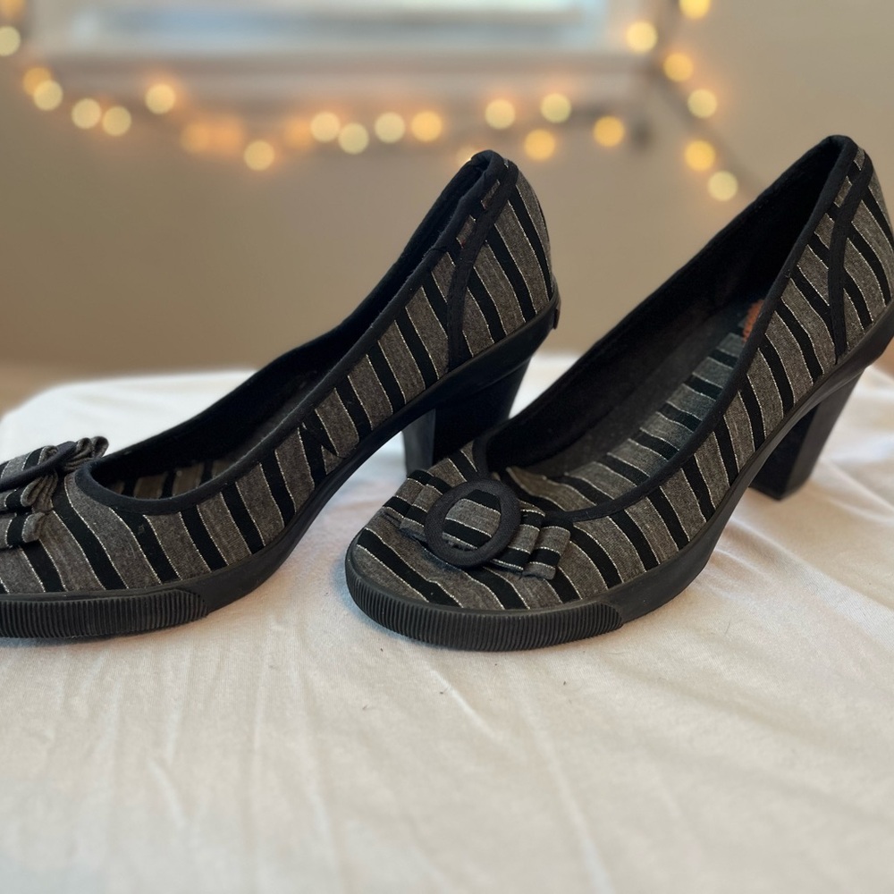Elegant Rocket Dog Black & Gray Striped Women's Heels